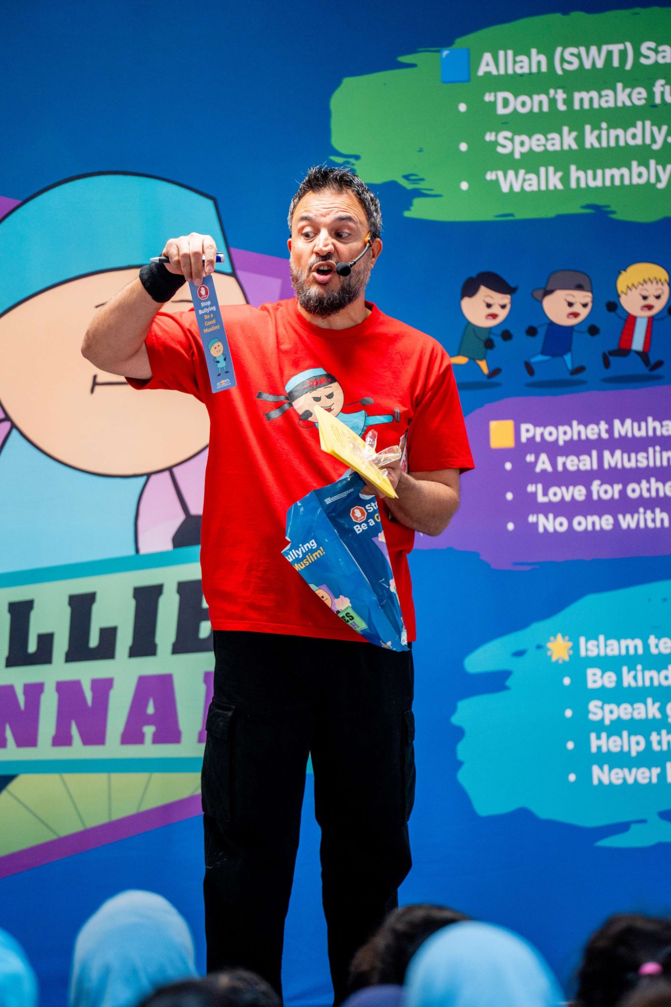 Zaky Conducting the Ramadan Activity Interactively